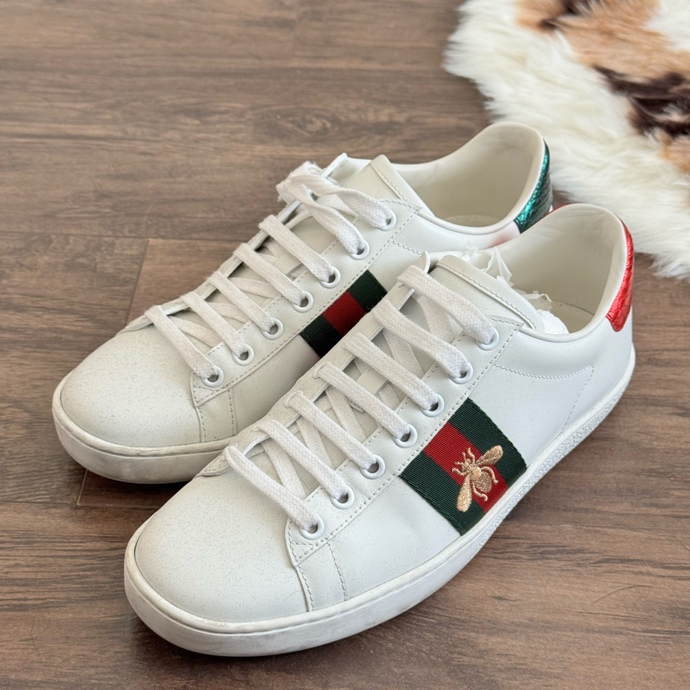 *Worn* Gucci Ace White Sneakers with bee